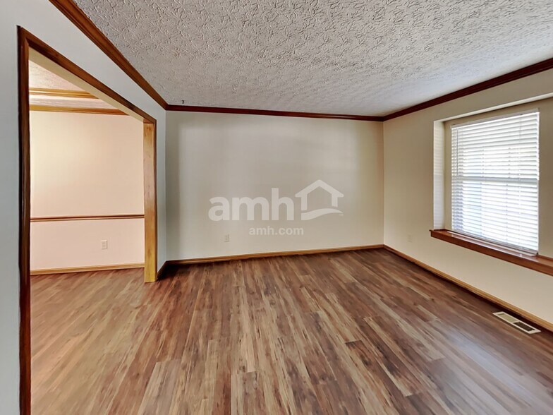 Building Photo - 12098 Mallard Pond Dr