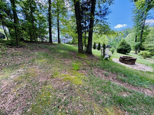 Building Photo - 1268 Easthaven Dr