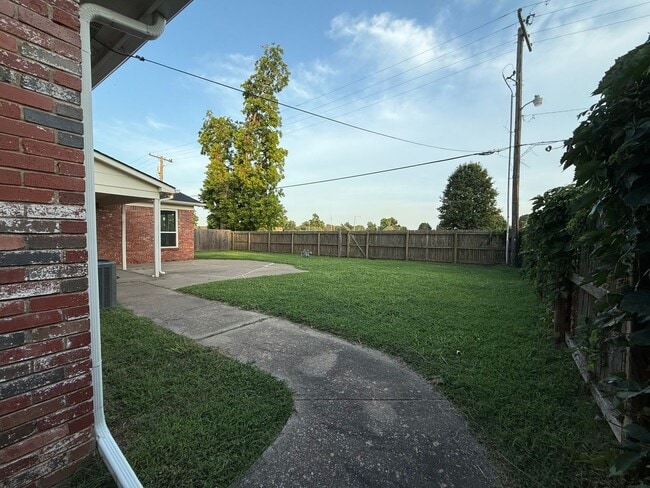 Building Photo - Spacious 4BR House in Tulsa