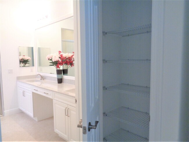 Building Photo - 2597 Bella Vista Cir