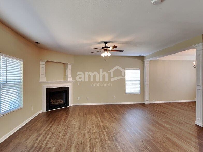 Building Photo - 14716 Castletown House Dr