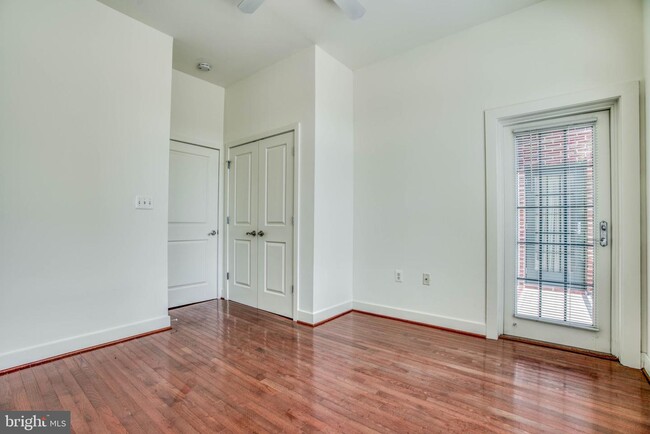 Building Photo - 1500 Thames St