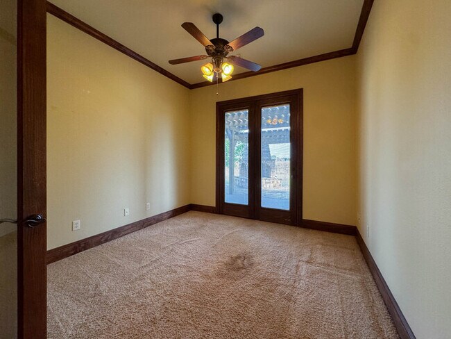 Building Photo - 1559 E Blackjack Rd E