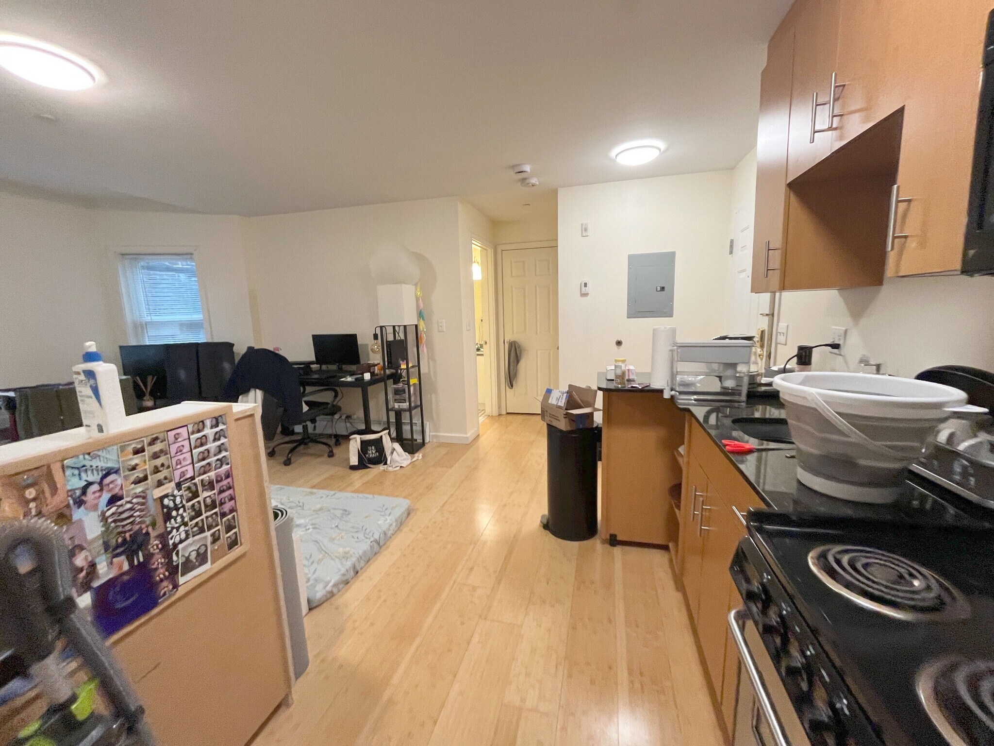 Building Photo - 461 Park Dr