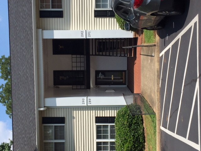 Building Photo - 925 Cleveland St