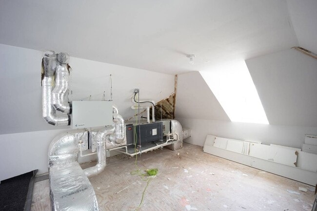 Building Photo - 1 Kewanee Rd