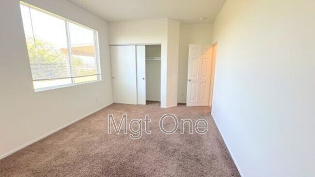 Building Photo - 737 Hearst Way
