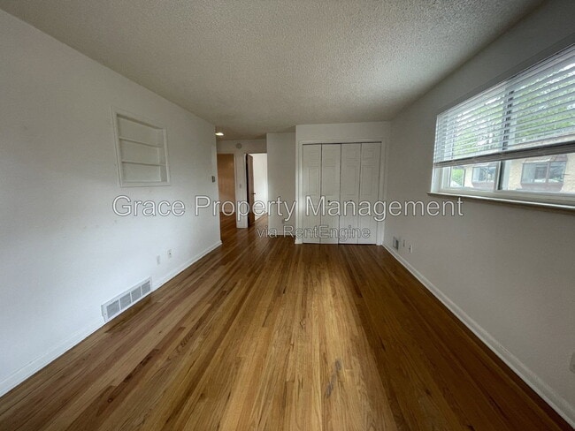 Building Photo - 3540 S Corona St