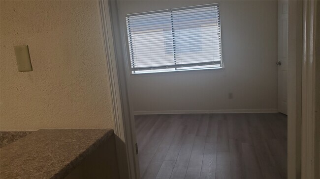 Building Photo - 2425 Holly Hall St