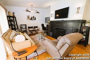 Building Photo - 8642 Fredericksburg Rd