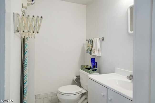 Building Photo - 94 Park St