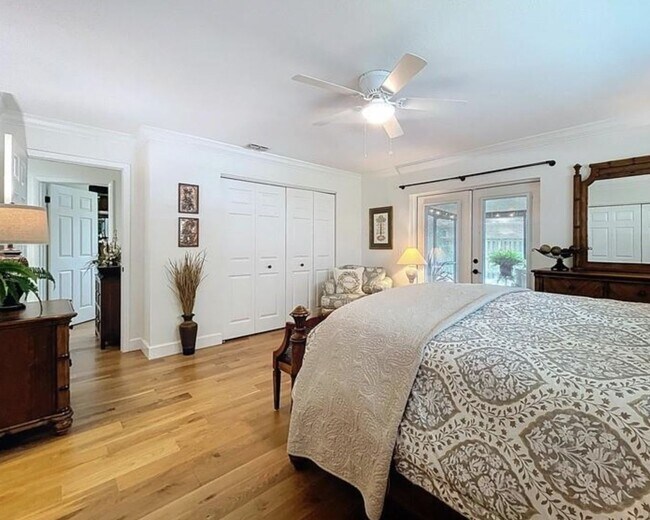 Building Photo - South Tampa RV + Boater’s dream!