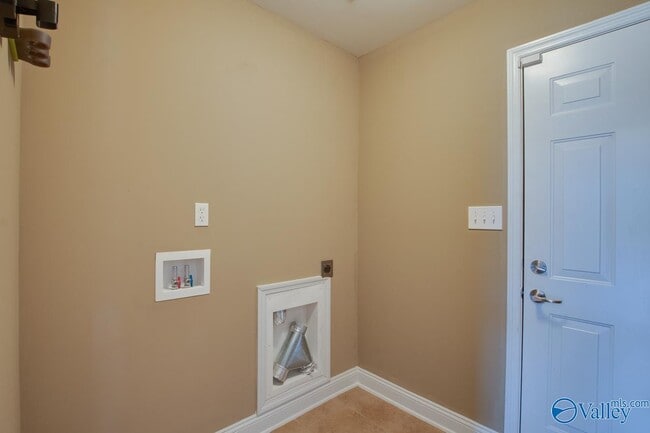 Building Photo - 103 Fields Pond Dr