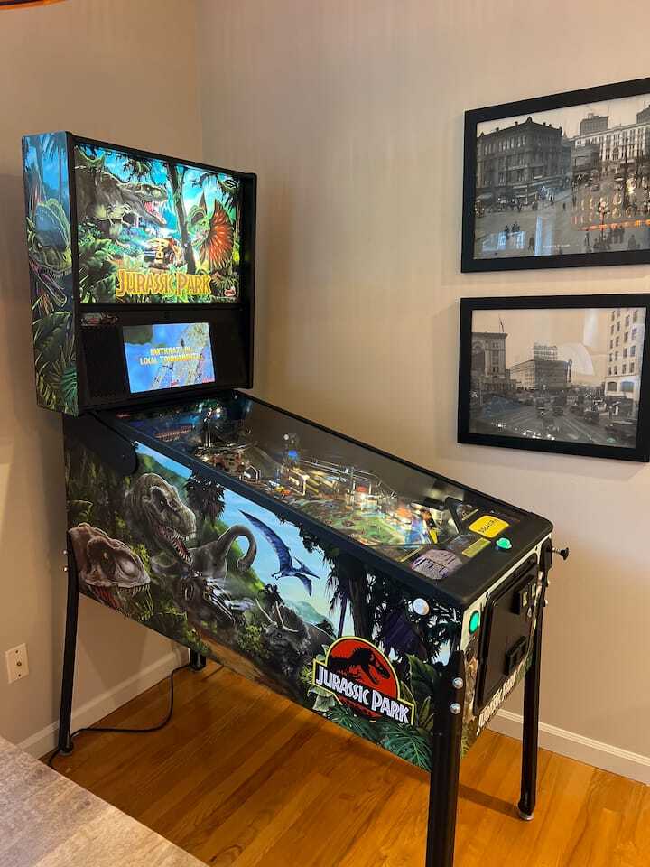 Jurassic Park Pinball Machine - 4135 Chilberg Ave SW