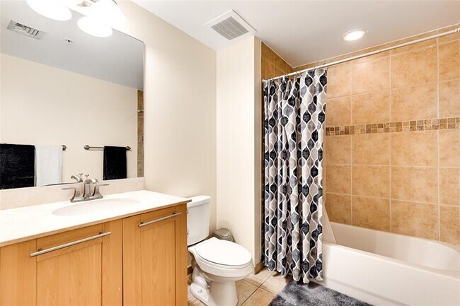 Building Photo - 511 SE 5 Ave