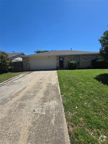 Building Photo - 2938 Pepperidge Dr E