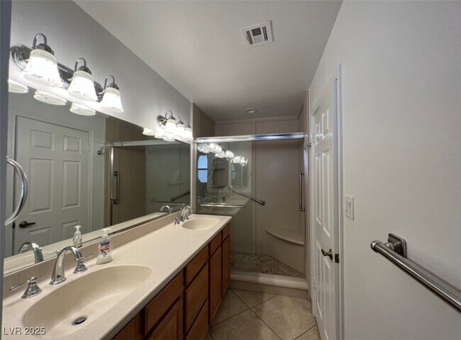 Building Photo - 8640 Cremona Dr