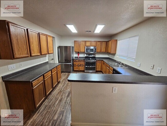 Building Photo - 3/2 & a Loft, AC off of River Road near Oracle Road