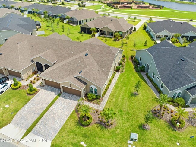 Building Photo - 8483 Loren Cove Dr