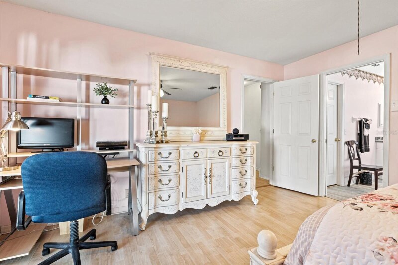 Building Photo - 5128 18th Ln E