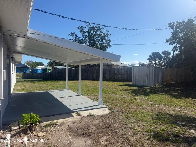 Building Photo - 2780 Floresta Dr NE