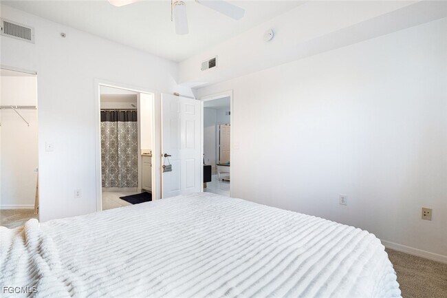 Building Photo - 11400 Ocean Walk Dr