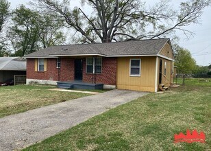 Building Photo - 4628 Windward Dr