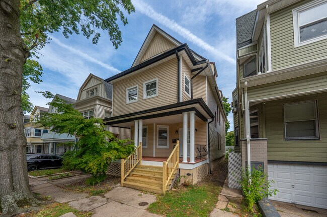 Building Photo - 26 Rhode Island Ave