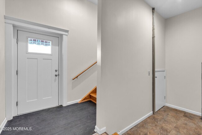 Building Photo - 525 Washington Blvd