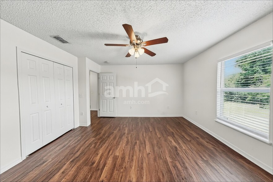 Building Photo - 10421 Opus Dr