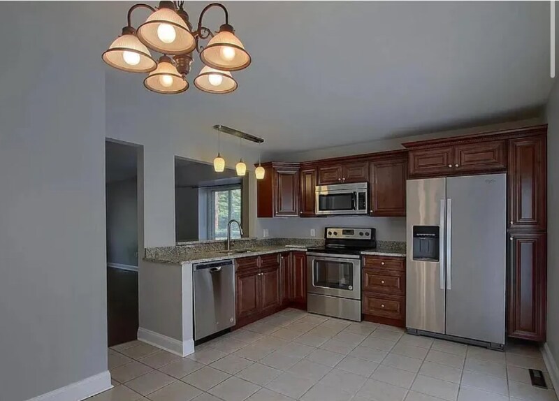 Building Photo - 1201 Capitol St