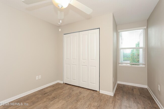 Building Photo - 562 Eiseman Wy