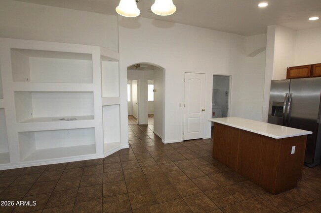 Building Photo - 25735 W Elwood St