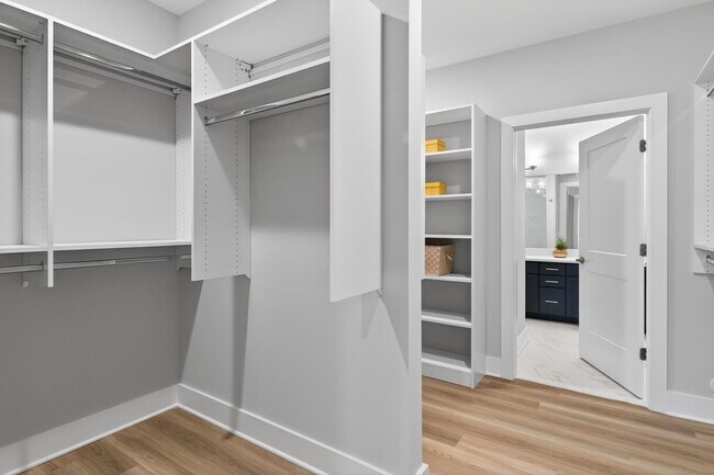 Building Photo - 76 Old Mill Bottom Rd N