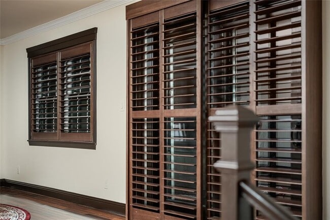 Building Photo - 4900 Balcones Dr