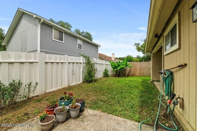 Building Photo - 9545 Glenn Abbey Way