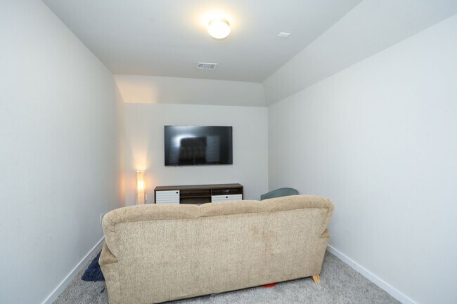 Building Photo - 5511 Gothic Oak Dr