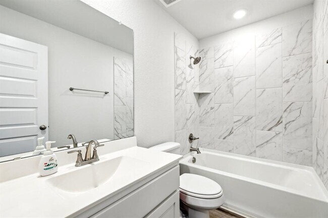 Building Photo - 296 Banff Dr