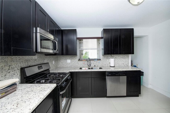 Building Photo - 3322 McKinley St