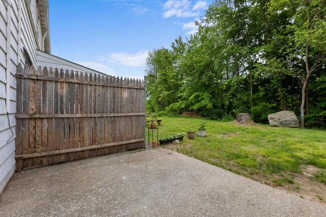 Building Photo - 500 NY-299