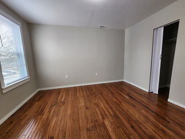 Building Photo - 317 Bassett St