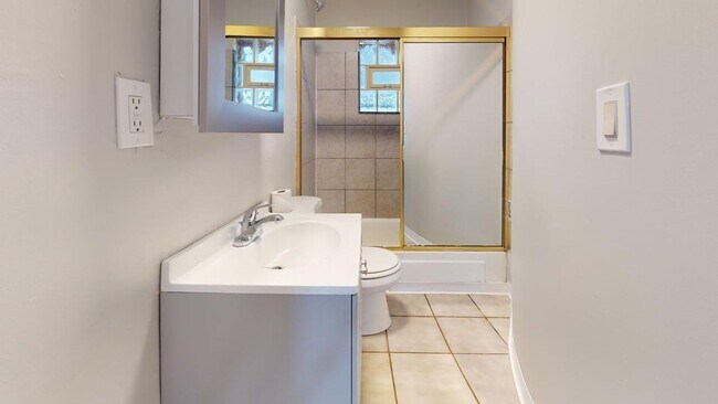 Building Photo - 2121 W 105th St