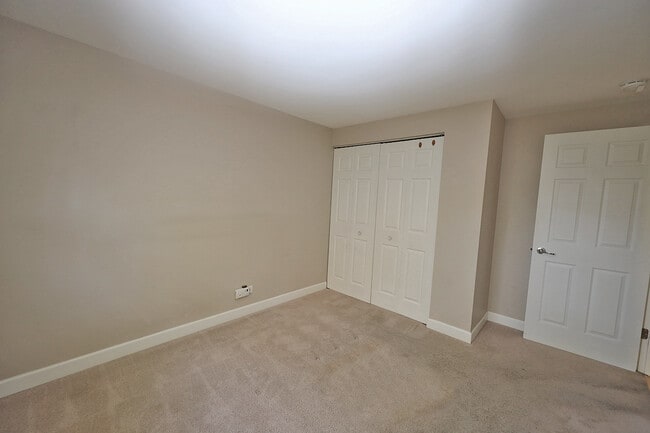 Building Photo - 122 Lela Ln