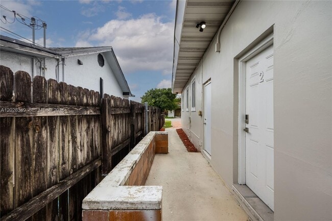 Building Photo - 2204 McKinley St