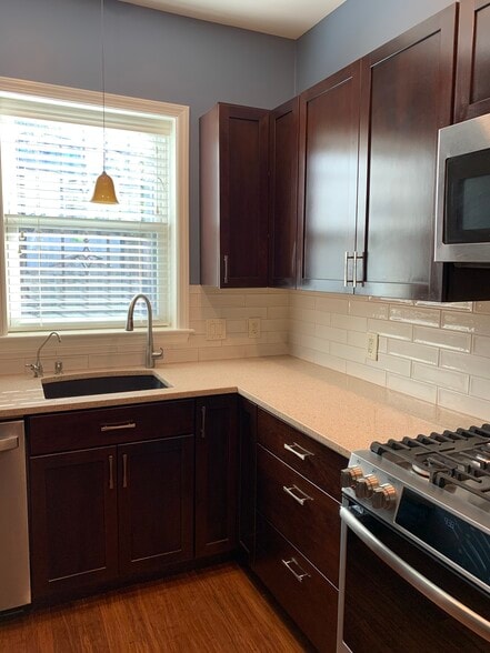 Building Photo - 2241 12th Plz NW