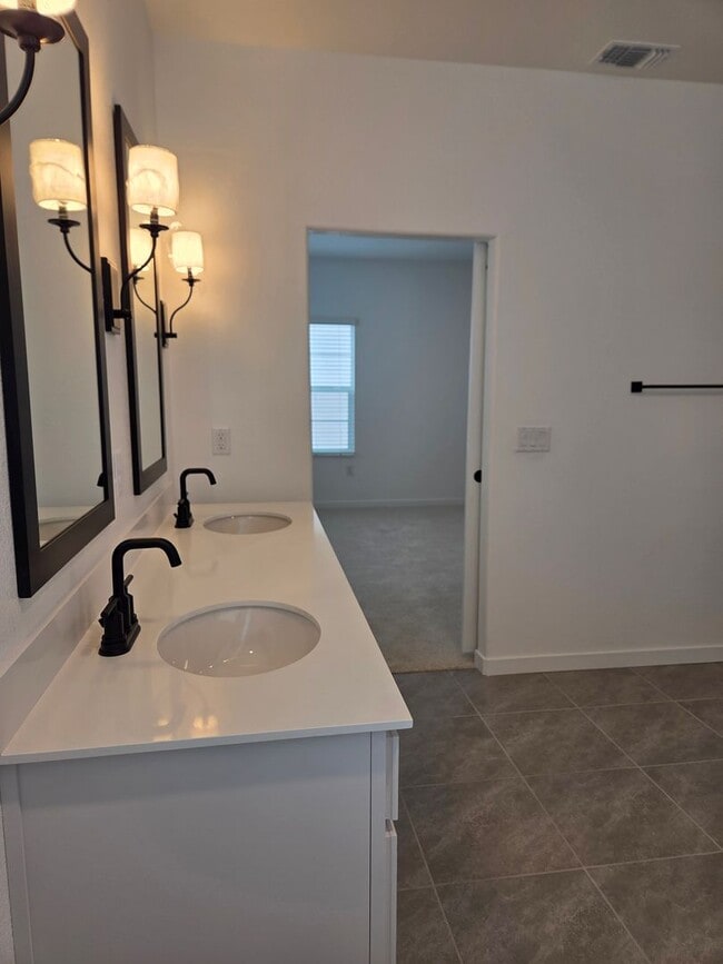 Building Photo - Brand New! Silverbrook Community at The Ranch