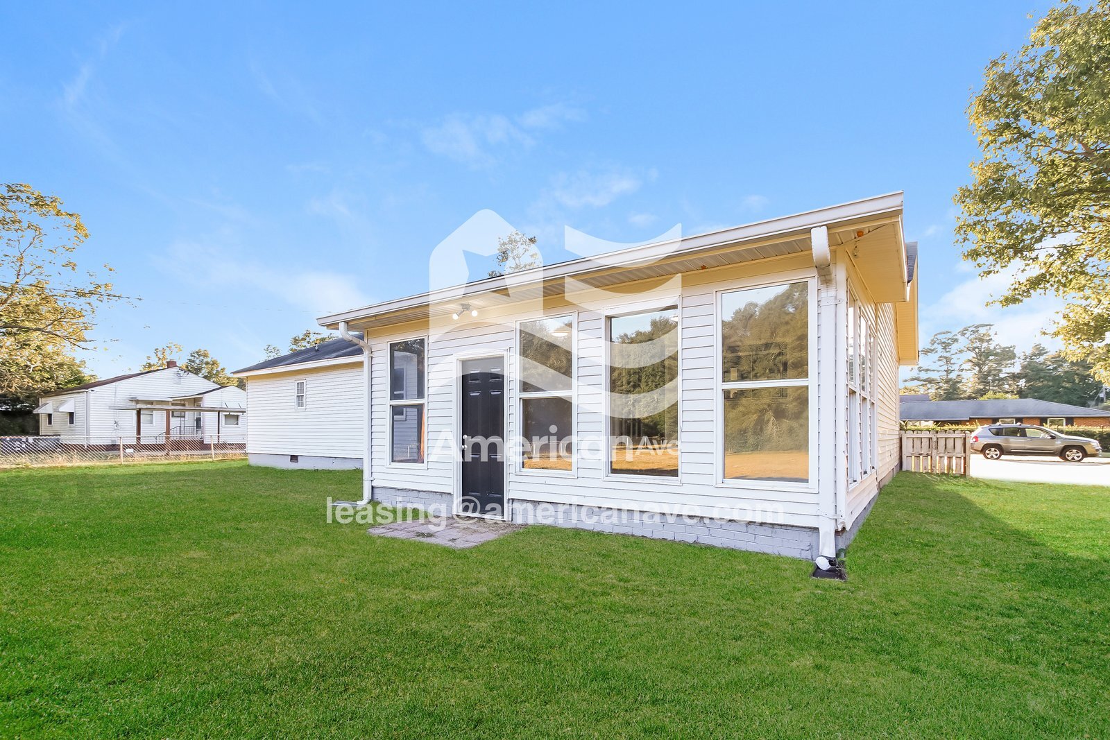 Building Photo - 4378 Saxon Dr