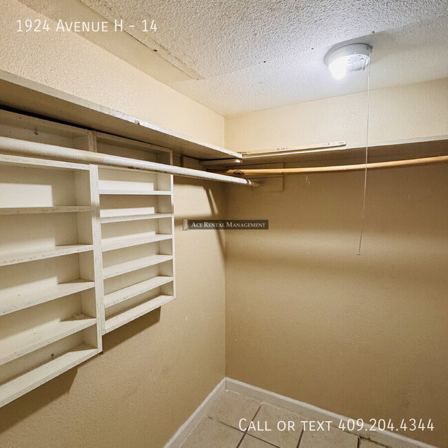 Building Photo - 1924 Avenue H