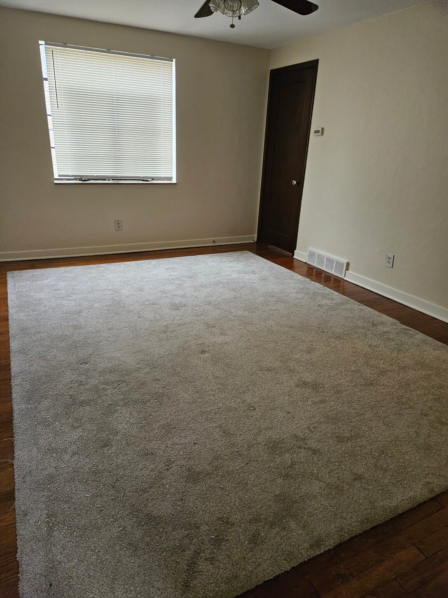 Livingroom - 609 Tingley Ave