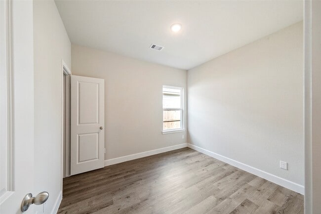 Building Photo - 412 Avenue H